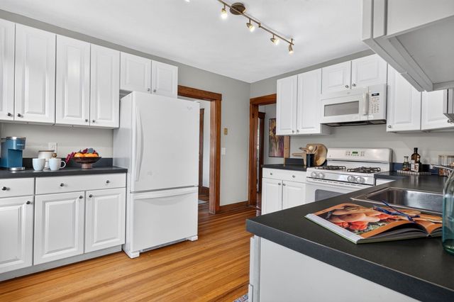 1540 Centre St 2, Boston, MA 02131