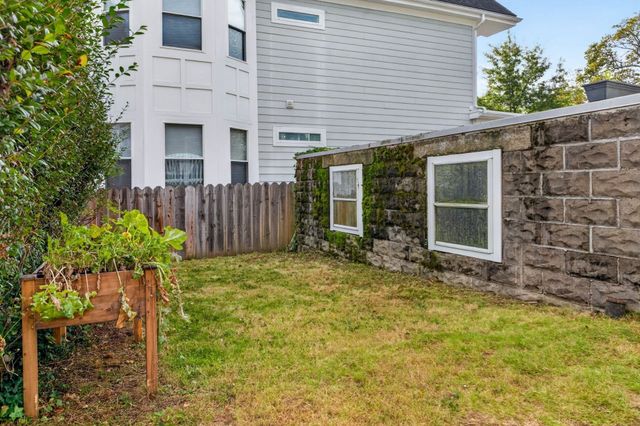 1540 Centre St 2, Boston, MA 02131