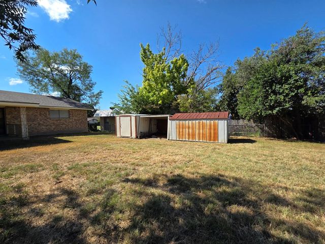 704 Arrow Lane, Kerrville, TX 78028