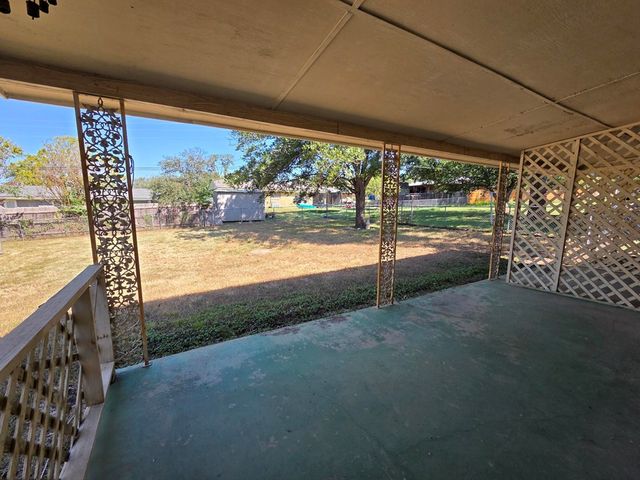 704 Arrow Lane, Kerrville, TX 78028