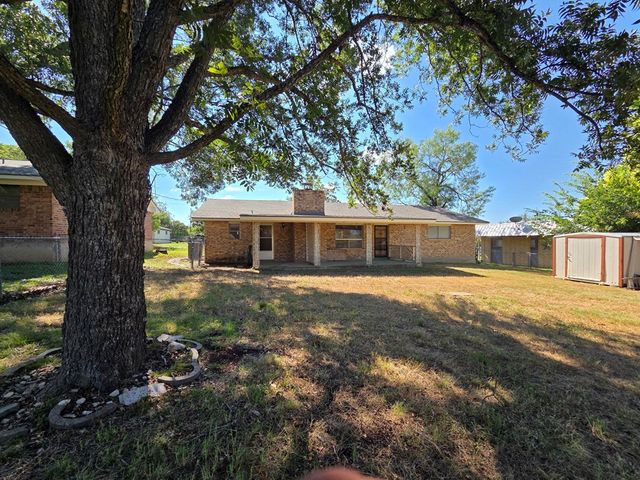 704 Arrow Lane, Kerrville, TX 78028