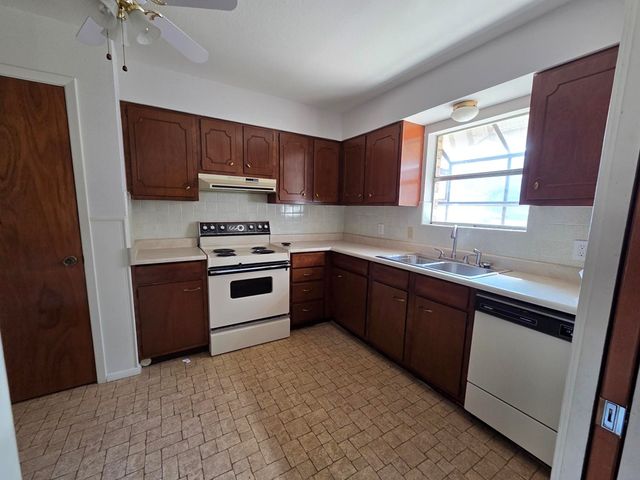 704 Arrow Lane, Kerrville, TX 78028