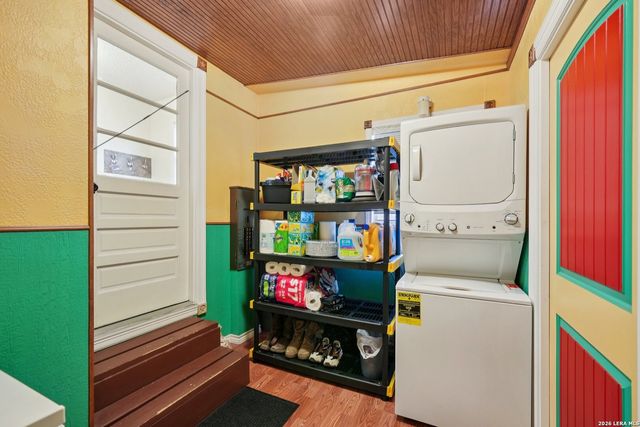 802 Eagle Creek, Floresville, TX 78114