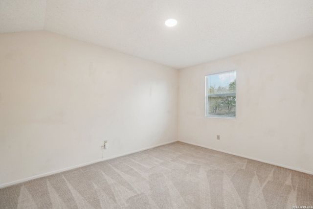 802 Eagle Creek, Floresville, TX 78114