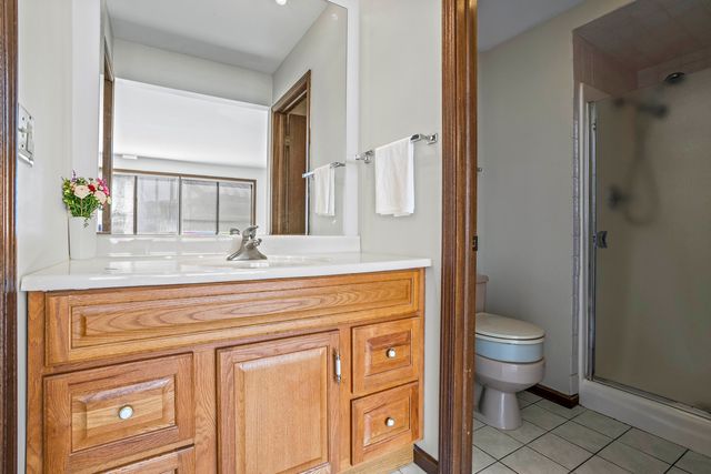 5835 Doe Circle 8, Westmont, IL 60559