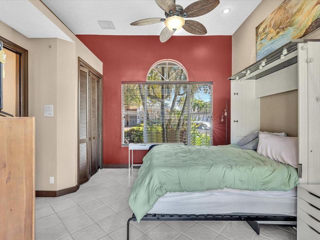 6485 NW 32nd Way, Boca Raton, FL 33496