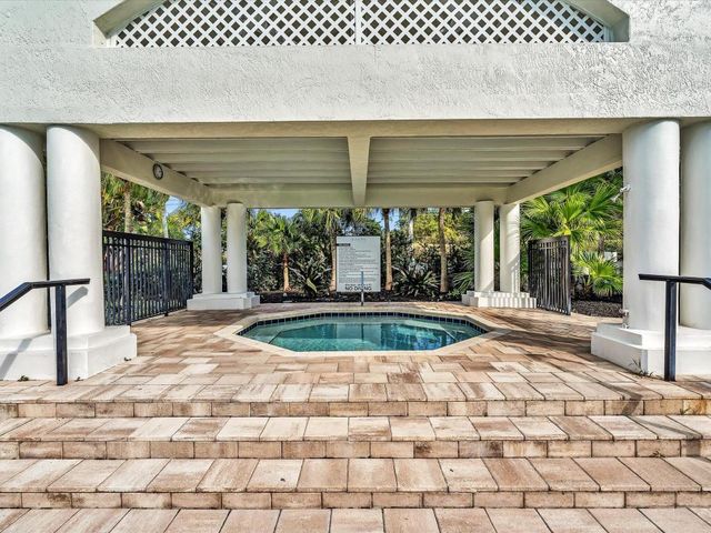 6485 NW 32nd Way, Boca Raton, FL 33496