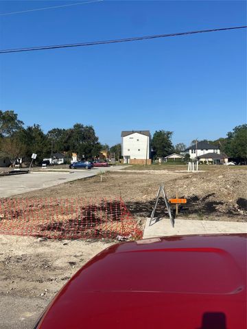 6634 New York Street, Houston, TX 77021