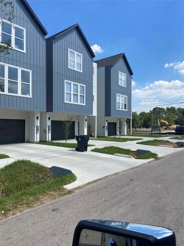 6634 New York Street, Houston, TX 77021