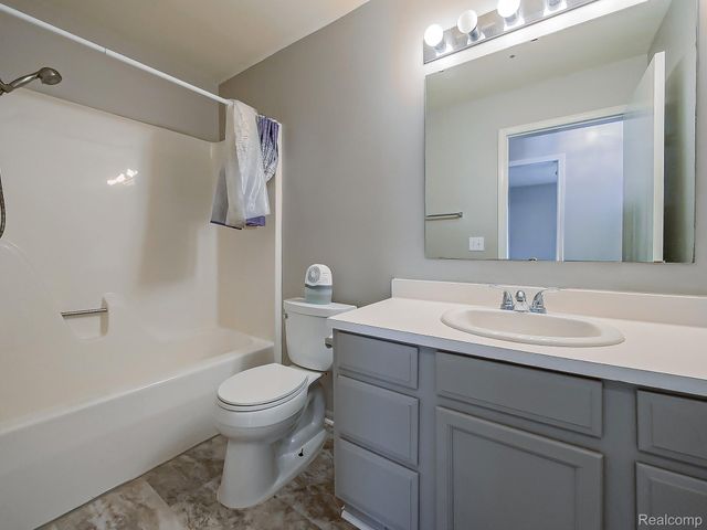 272 Martin Luther King Jr Boulevard S, Pontiac, MI 48342