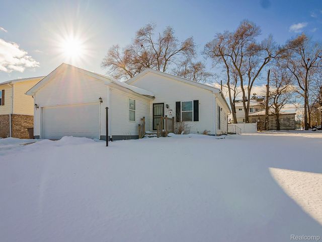 272 Martin Luther King Jr Boulevard S, Pontiac, MI 48342