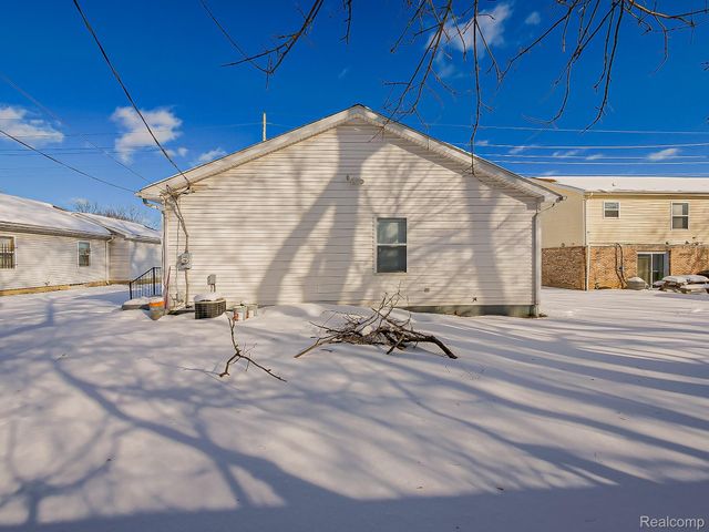 272 Martin Luther King Jr Boulevard S, Pontiac, MI 48342