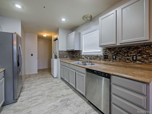 272 Martin Luther King Jr Boulevard S, Pontiac, MI 48342