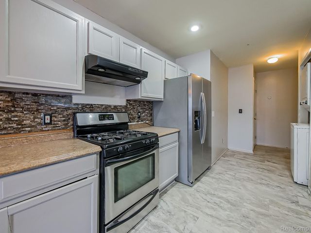 272 Martin Luther King Jr Boulevard S, Pontiac, MI 48342