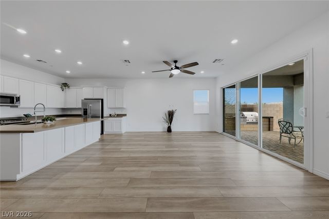 57 Reverie Heights Avenue, Henderson, NV 89011