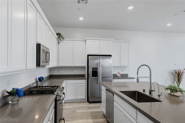 57 Reverie Heights Avenue, Henderson, NV 89011