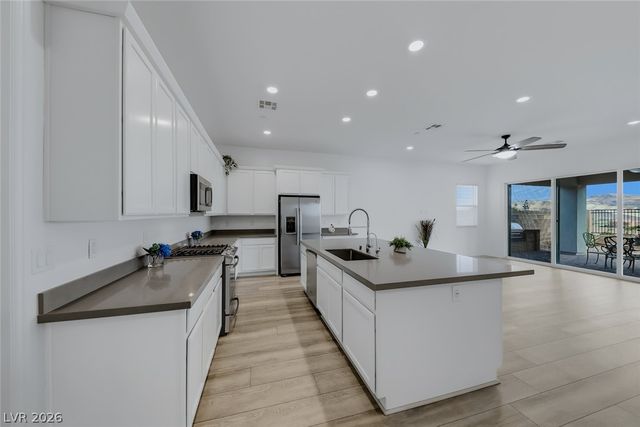57 Reverie Heights Avenue, Henderson, NV 89011