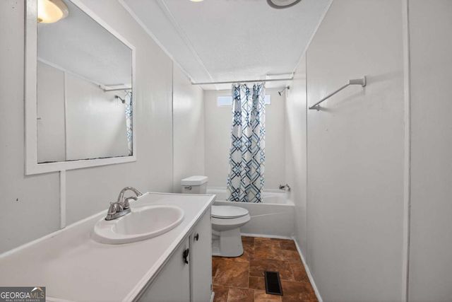 100 Lake Haven Drive, Hampton, GA 30228