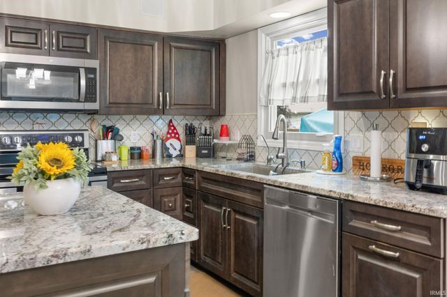 923 Pleasant Ridge Court, Lafayette, IN 47904
