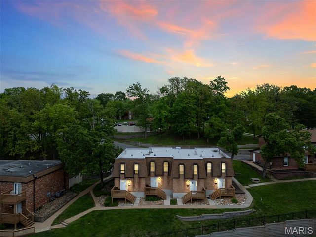 2759 Blackforest Drive, St Louis, MO 63129