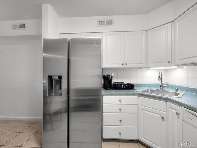 2759 Blackforest Drive, St Louis, MO 63129
