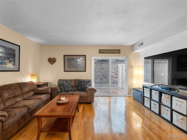 2759 Blackforest Drive, St Louis, MO 63129