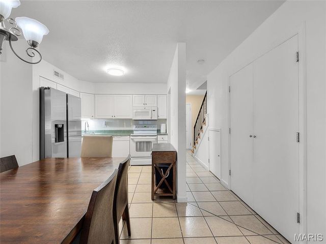 2759 Blackforest Drive, St Louis, MO 63129