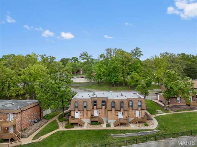2759 Blackforest Drive, St Louis, MO 63129