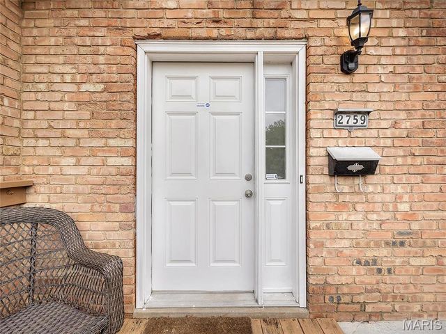 2759 Blackforest Drive, St Louis, MO 63129