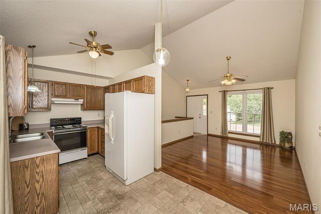 5 Abby Michelle Court, St Peters, MO 63376