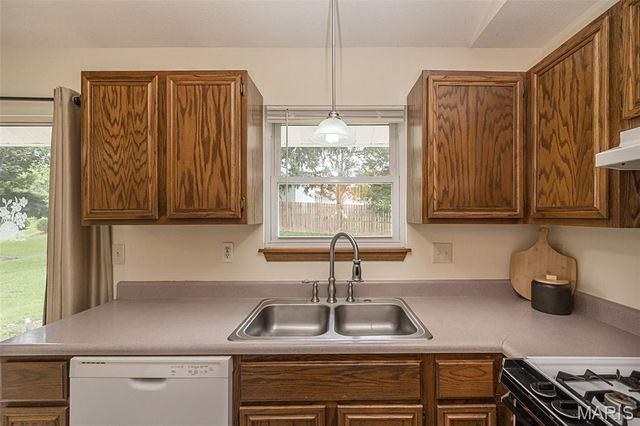 5 Abby Michelle Court, St Peters, MO 63376