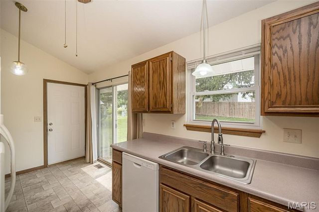 5 Abby Michelle Court, St Peters, MO 63376
