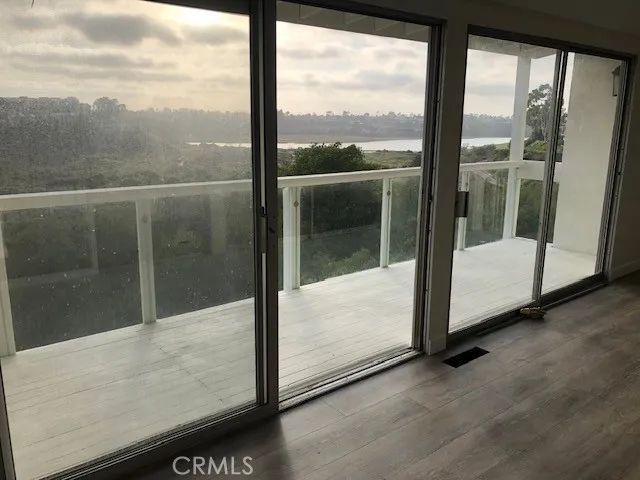 745 Domingo Drive 2, Newport Beach, CA 92660