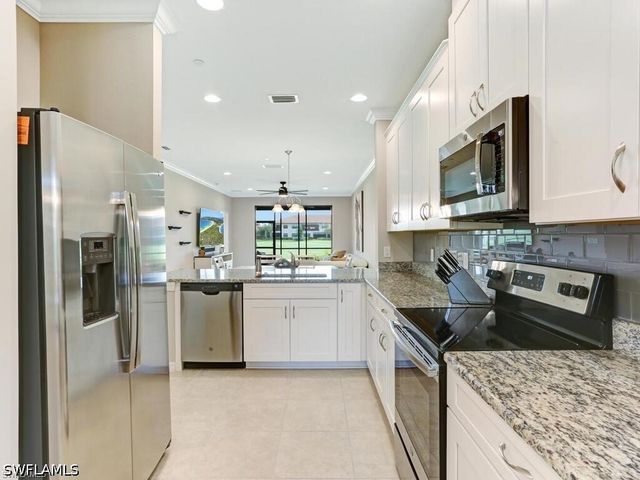 9378 Pocida CT 101, Naples, FL 34119