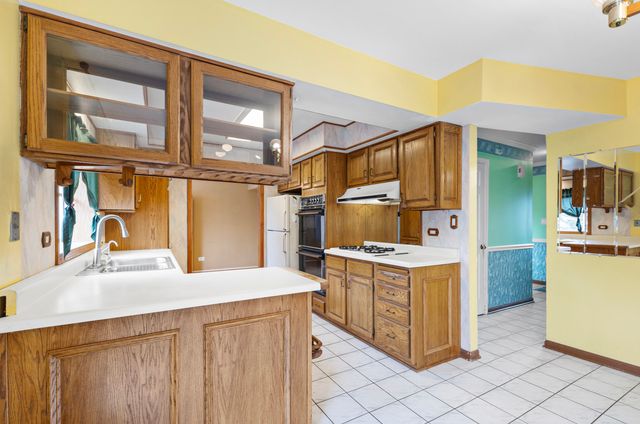 1580 Riverwood Drive, Algonquin, IL 60102