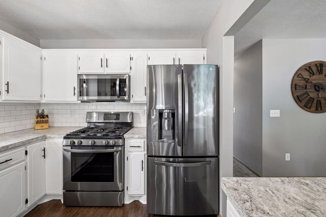 5533 Golfview Lane N, Oakdale, MN 55128