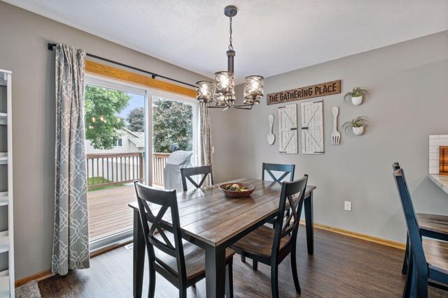 5533 Golfview Lane N, Oakdale, MN 55128