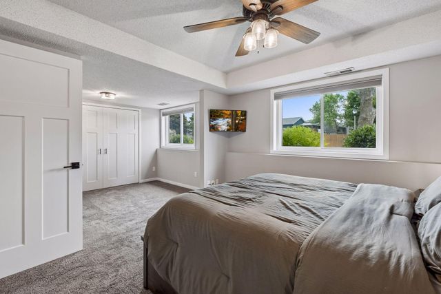 5533 Golfview Lane N, Oakdale, MN 55128