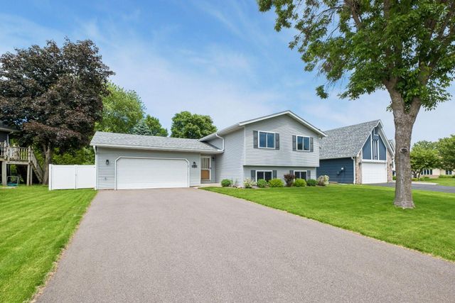 5533 Golfview Lane N, Oakdale, MN 55128