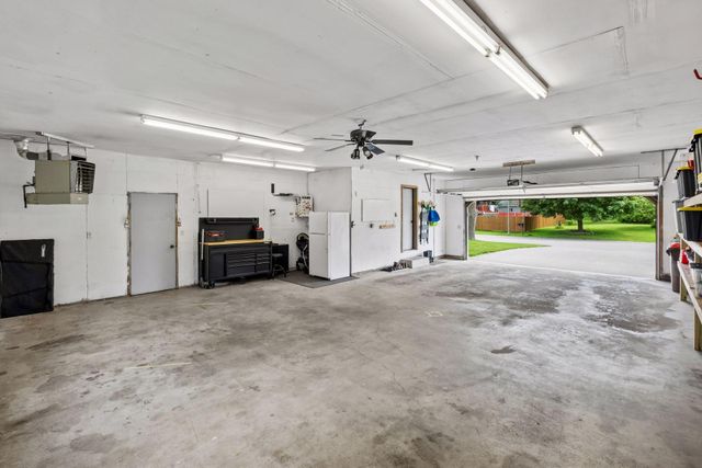 5533 Golfview Lane N, Oakdale, MN 55128