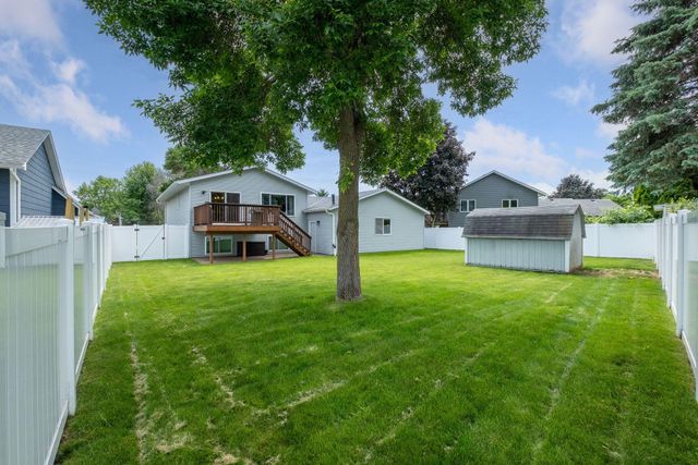 5533 Golfview Lane N, Oakdale, MN 55128
