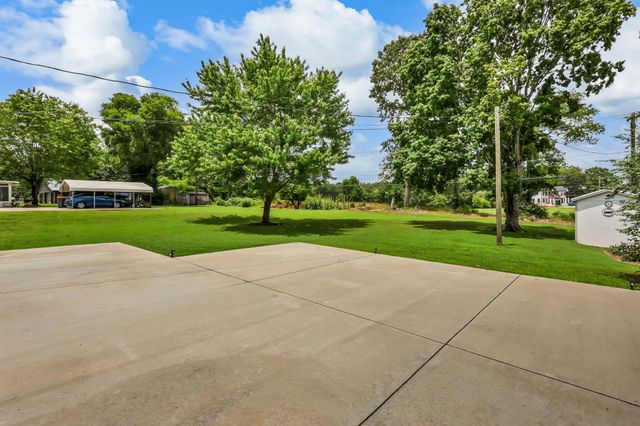 341 Kimbrough Rd, Clarksville, TN 37043