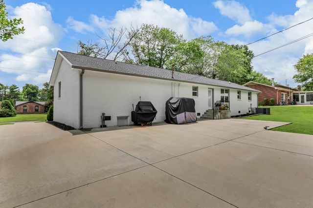 341 Kimbrough Rd, Clarksville, TN 37043