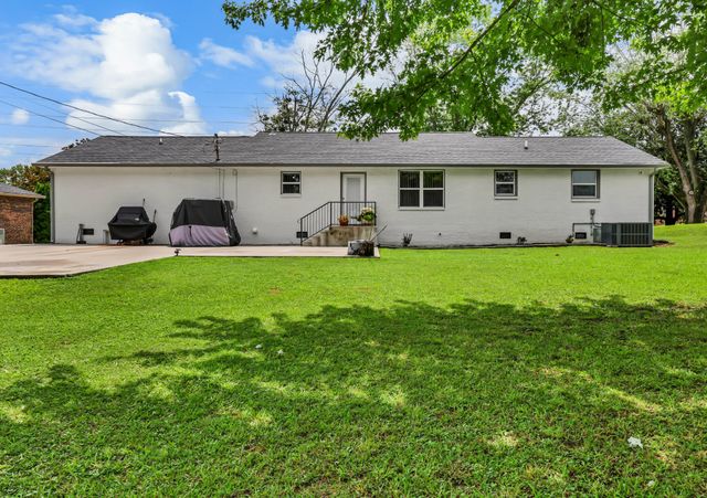 341 Kimbrough Rd, Clarksville, TN 37043