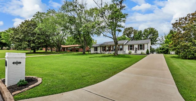 341 Kimbrough Rd, Clarksville, TN 37043