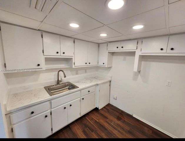 3061 NW 47th Terrace 327B, Lauderdale Lakes, FL 33313