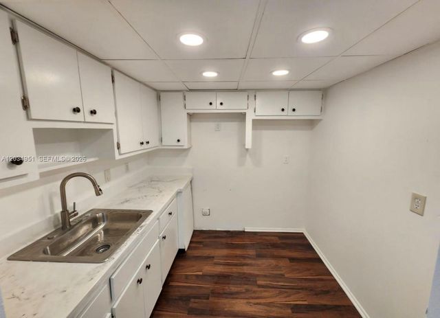 3061 NW 47th Terrace 327B, Lauderdale Lakes, FL 33313