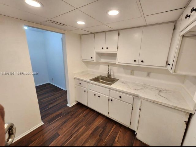 3061 NW 47th Terrace 327B, Lauderdale Lakes, FL 33313