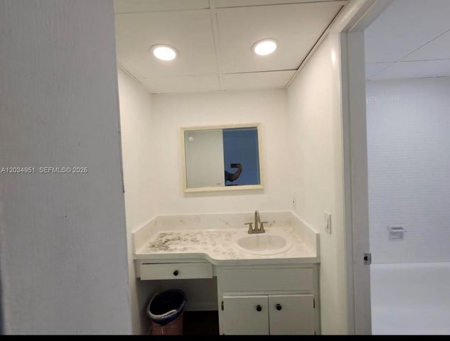 3061 NW 47th Terrace 327B, Lauderdale Lakes, FL 33313