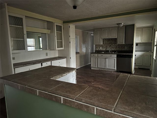 1832 Smokehouse Road, Granbury, TX 76049